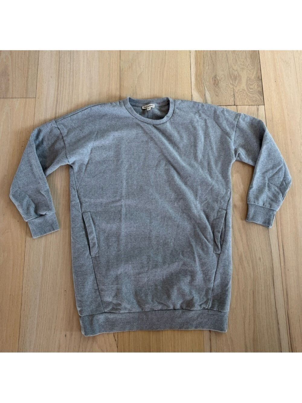 Zenana Outfitters Gray Sweatshirt With Pockets Size S/M